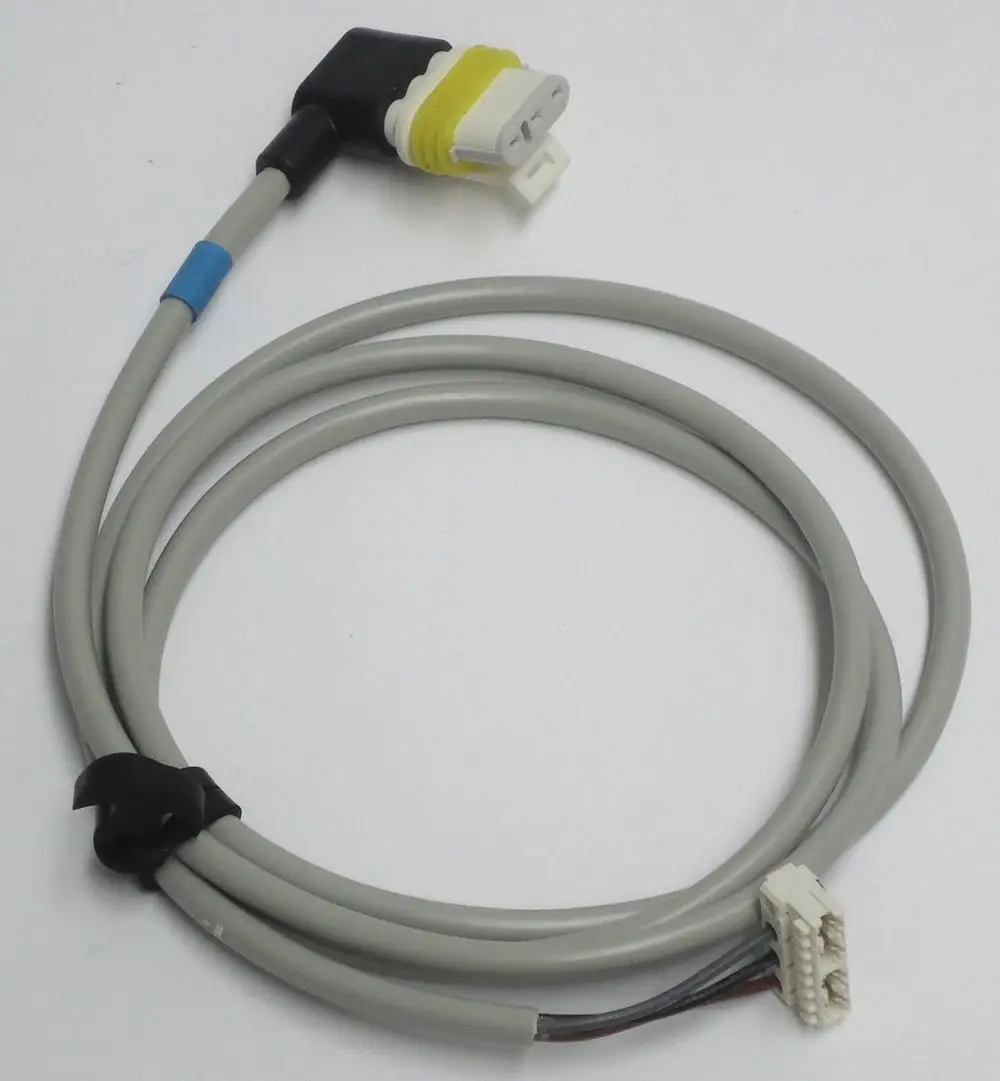 Daikin Kabel mit einem Stecker und mehreren Leitungen, designed für den Anschluss von Mischern in Heizungsanlagen.
